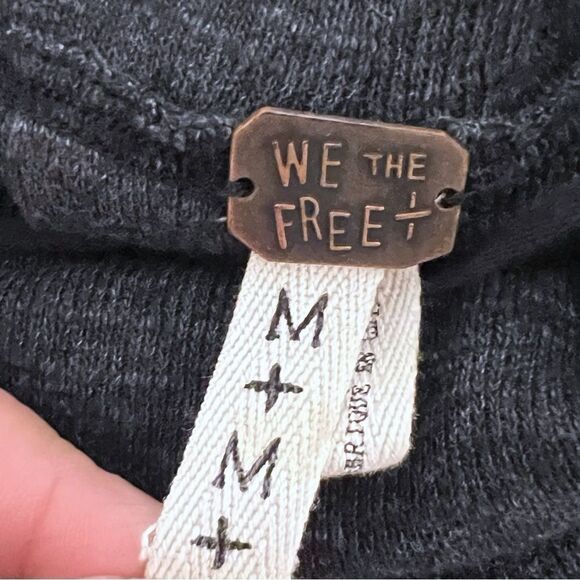 Free People We The Free Gray  Tunic Top SZ M Split Back Turtleneck - Picture 5 of 7